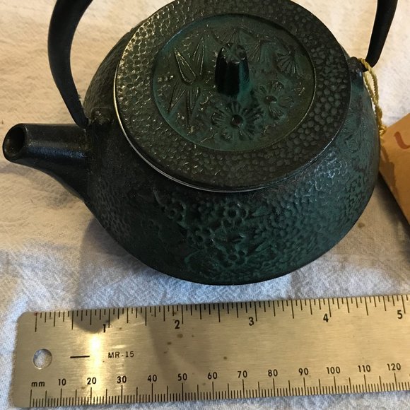 Mini Cast Iron Tetsubin ornate personal tea kettle - Picture 2 of 13